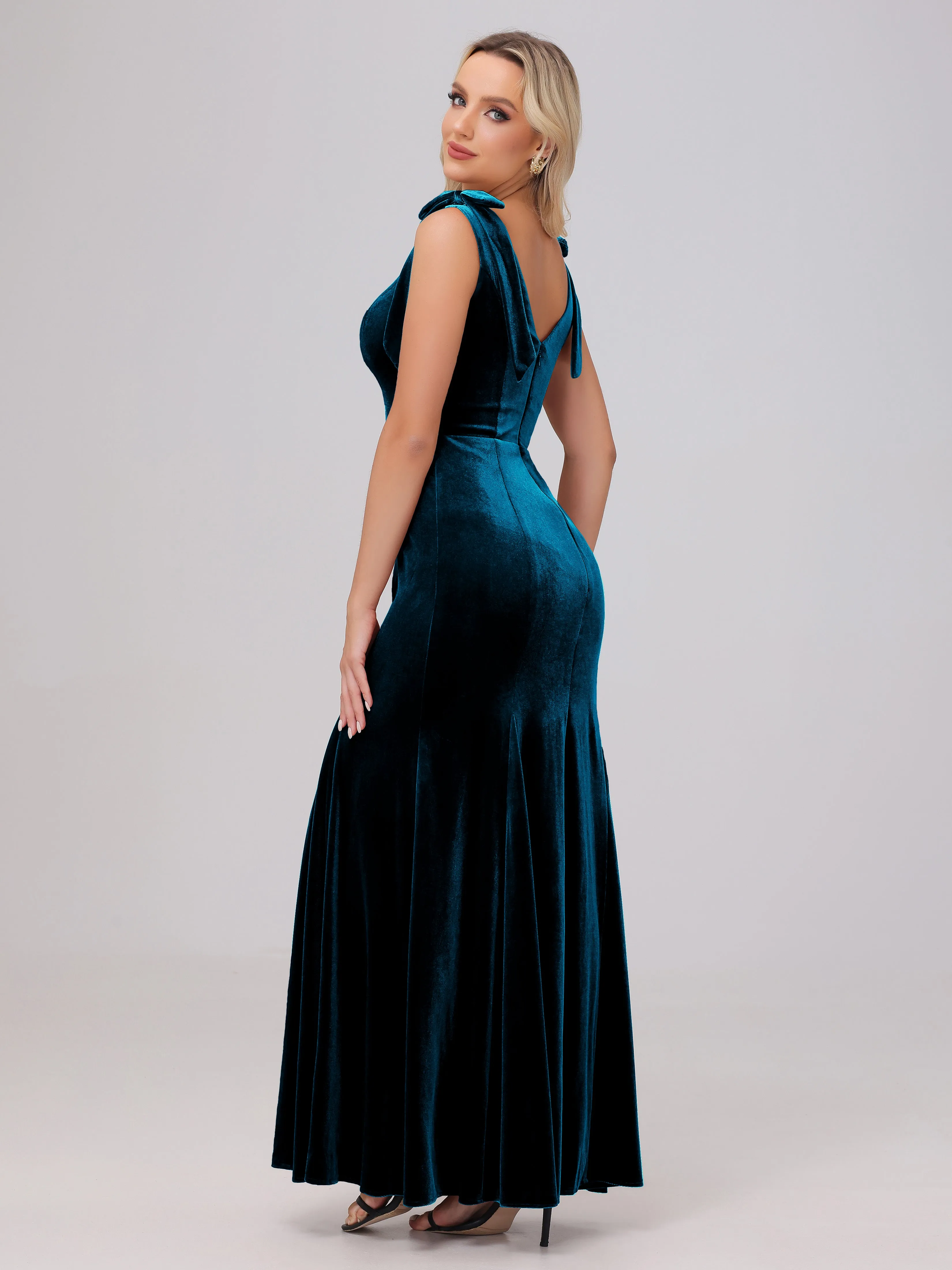 Sheath/Column Scoop Sleeveless Long Velvet Bridesmaid Dresses