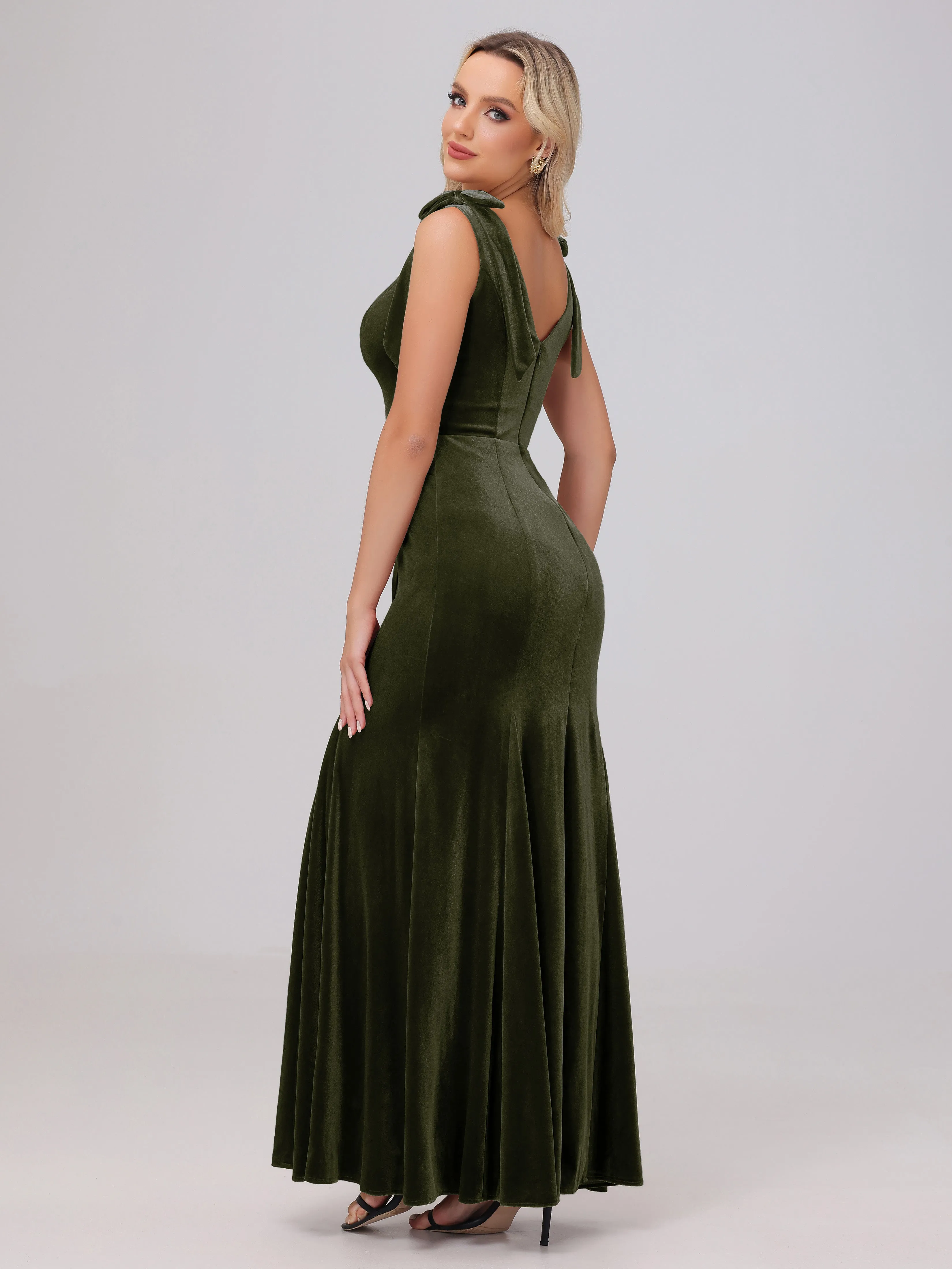 Sheath/Column Scoop Sleeveless Long Velvet Bridesmaid Dresses