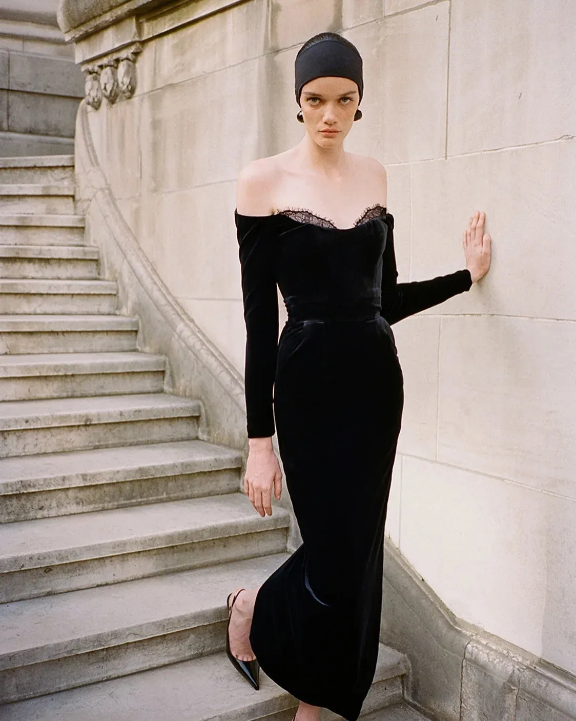 Trend4us Elegant Off-Shoulder Velvet Gown